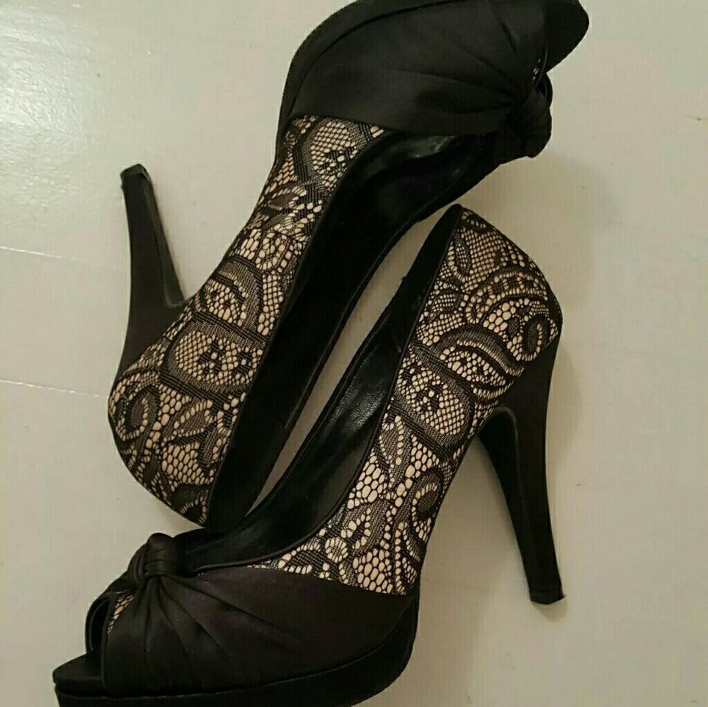 Cathy Jean Peep toe platform  heels size 8.5